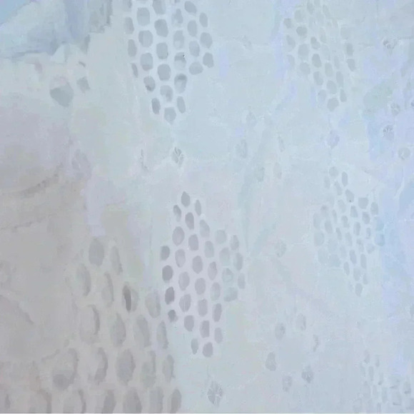 NWT J.Crew Tall Scalloped Crop Top In Eyelet
White Eyelet Cropped Top Size 2X - Picture 9 of 12